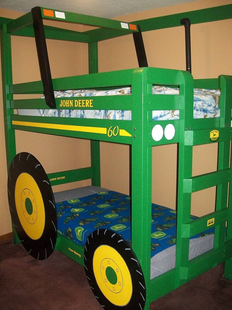 Shaun Bennett's tractor bunk bed