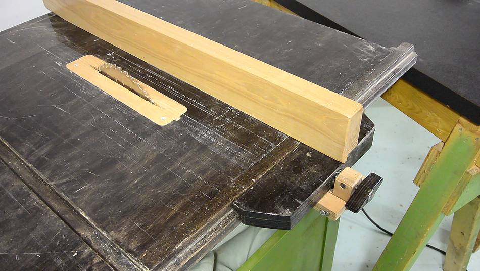 The fence design for my previous table saw worked well, but with two 