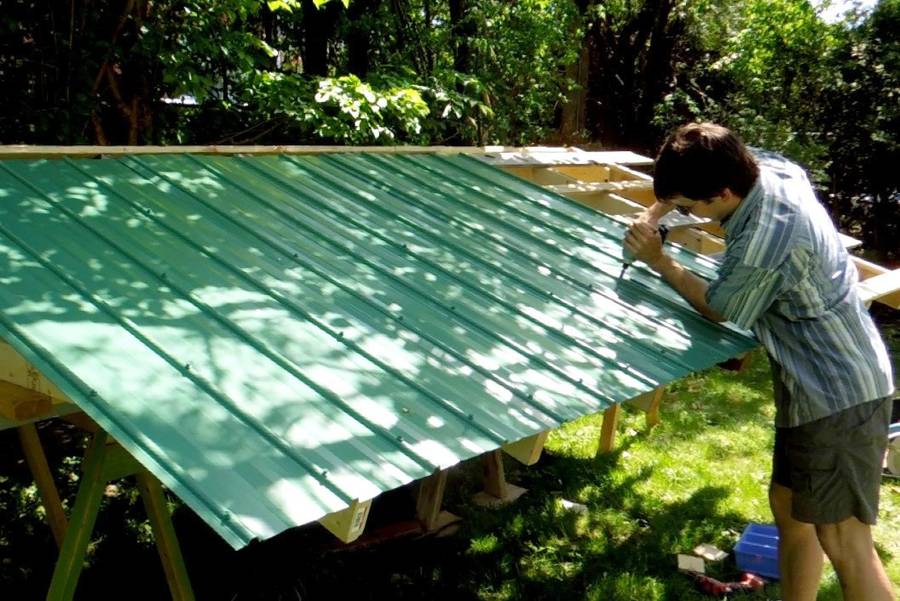Building a shed - metal roofing