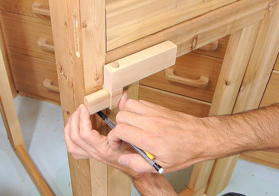 making wooden hinges