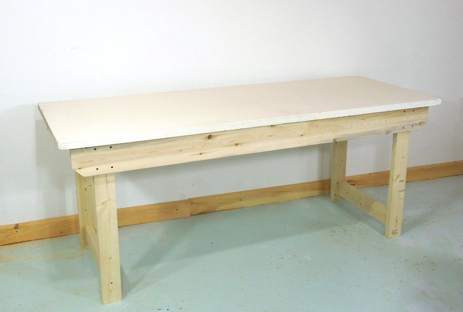 How to build a simple sturdy workbench