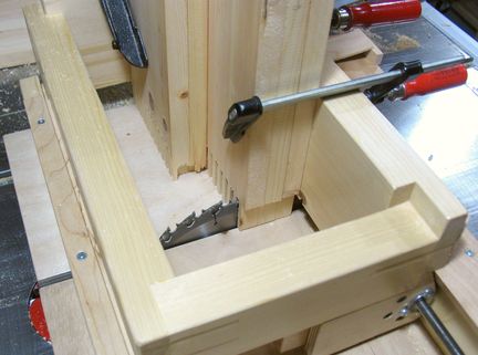 Gun cleaning box from red oak. All because I wanted to make a box joint  jig. : r/woodworking