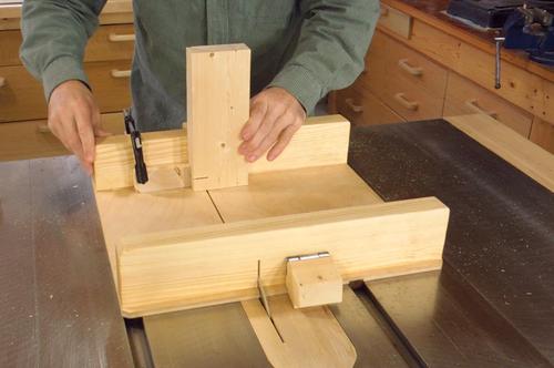 Crosscuts with a Table Saw Sled (DIY)