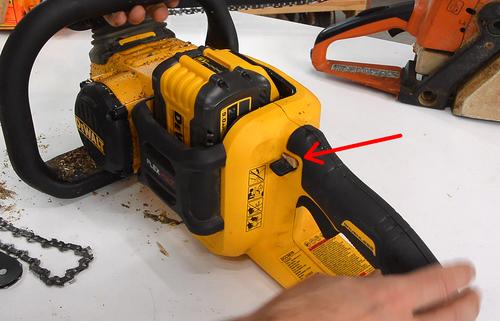 Dewalt battery discount powered chainsaw review