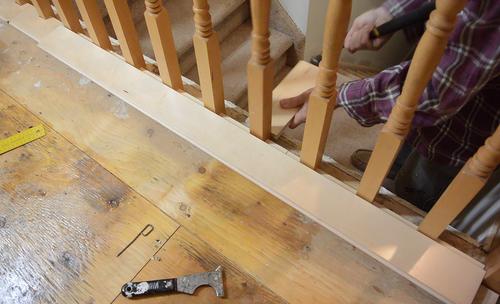 Fitting Flooring Around Stair Rail Spindles, Installing Laminate Flooring On Stairs With Spindles