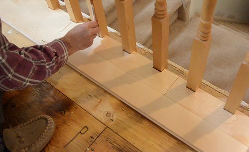Fitting Flooring Around Stair Rail Spindles, Installing Laminate Flooring On Stairs With Spindles
