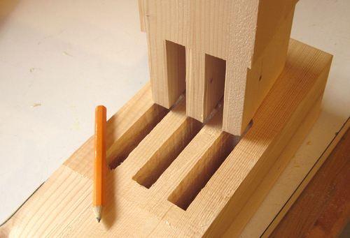 Strong wood outlet joints