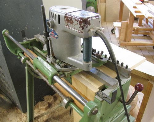 Dovetailing machine