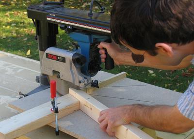 Building stackable sawhorses