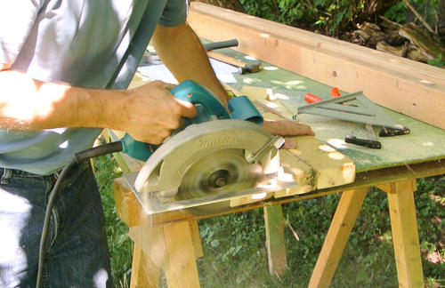 Sawhorse circular clearance saw