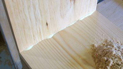 Cleaning up wood glue squeeze-out