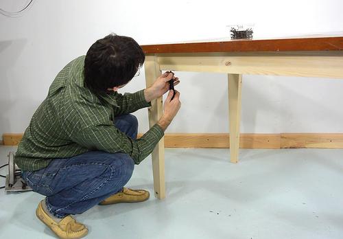 Building a simple table, in pictures