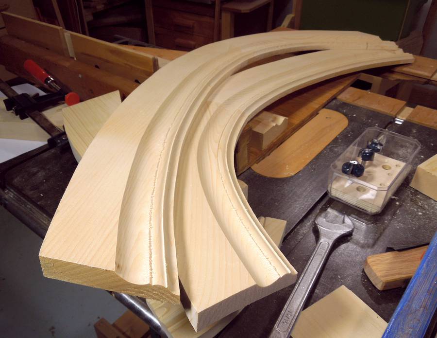Making curved molding
